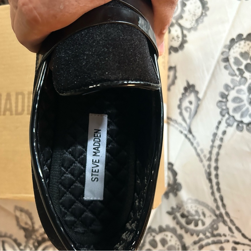Steve Madden Black Velvet Slip-On Loafers NIB
Tuxedo Collection - Picture 5 of 5